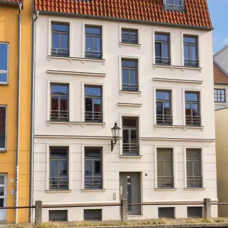 Apartment Lee - Altstadtwohnung Mit Terrasse - Zentral